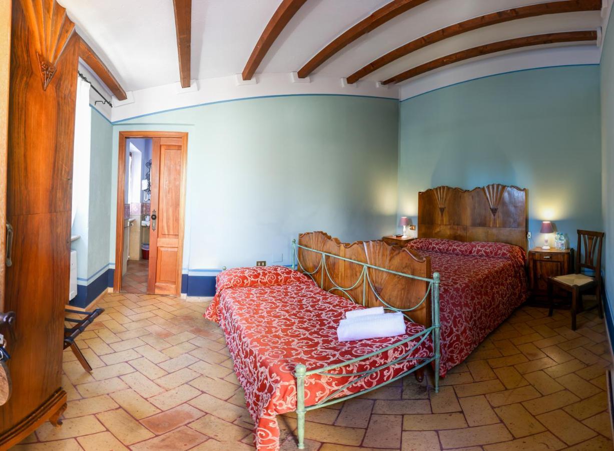 Albergo Diffuso Borgo Montemaggiore Montemaggiore al Metauro المظهر الخارجي الصورة